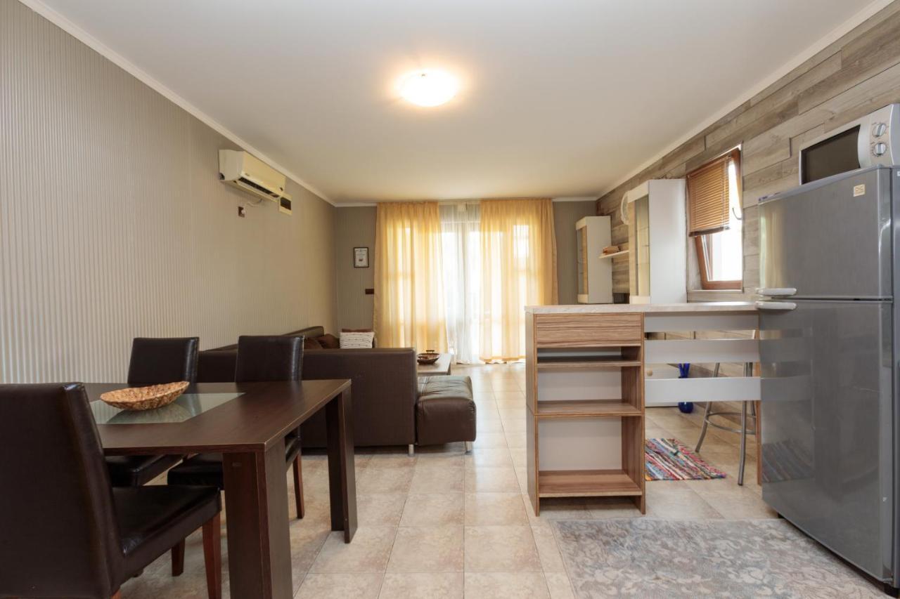 Aparthouse Paradise Bay Apartment Sozopol Bagian luar foto